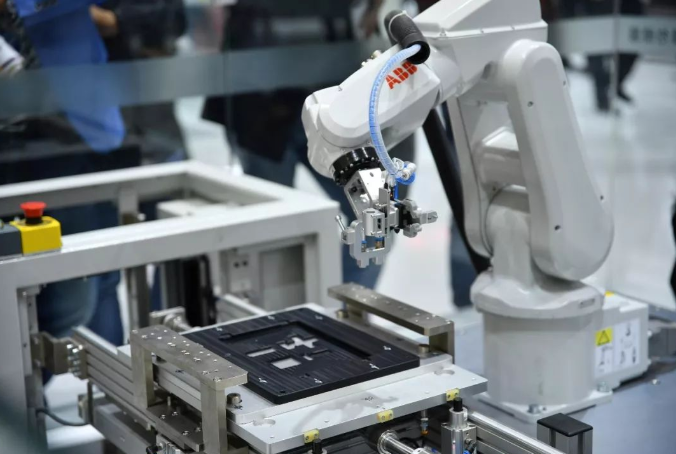 国产工业机器人与进口的差别在哪里？